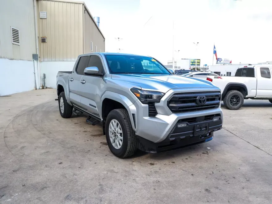 2024 Toyota Tacoma SR5 photo 1