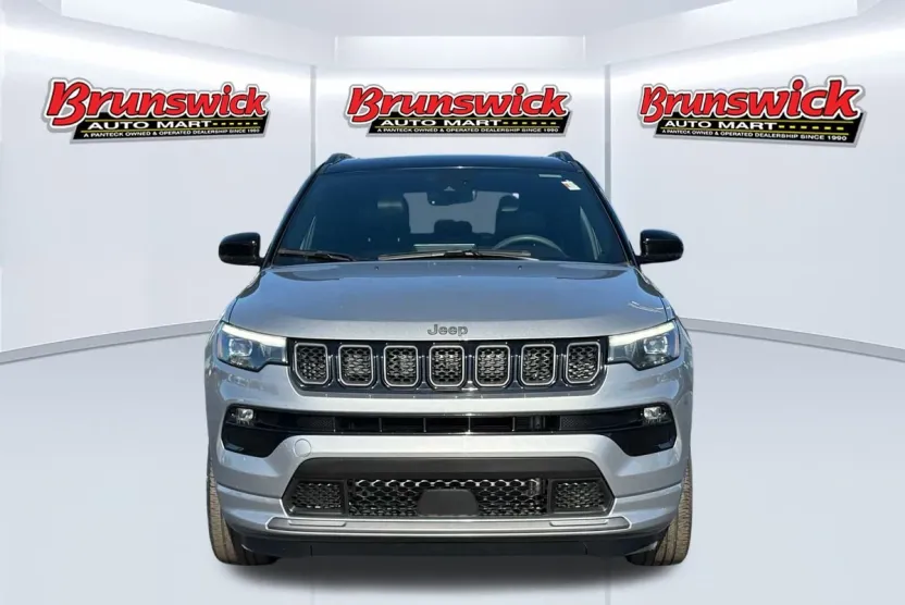 2023 Jeep Compass Limited photo 1