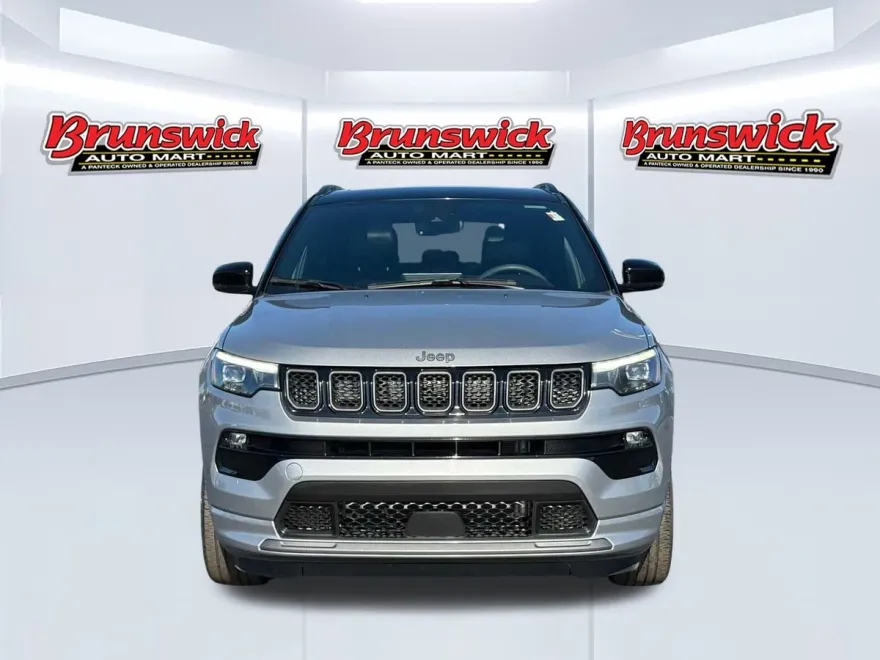 2023 Jeep Compass Limited photo 1