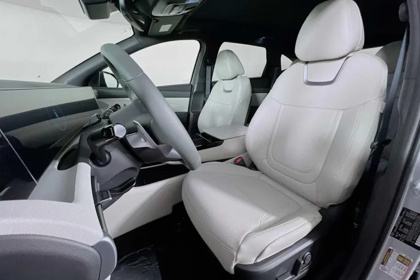2025 Hyundai Tucson Limited photo 1