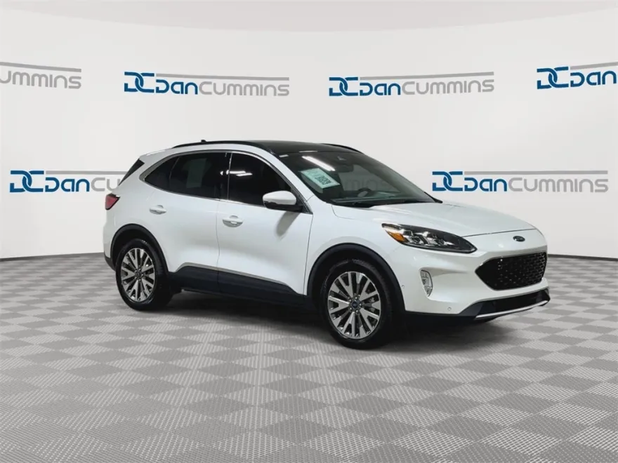2020 Ford Escape Titanium photo 1