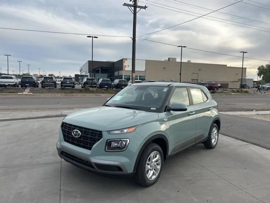 2026 Hyundai Venue SE photo 1