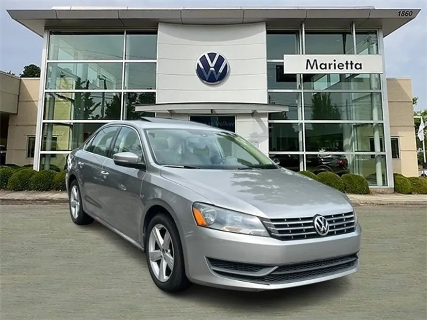 2013 Volkswagen Passat TDI SE photo 1