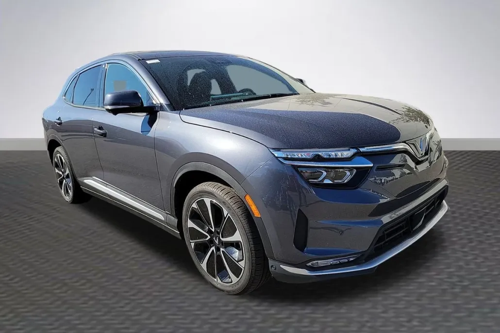 2025 Vinfast VF 8 photo 1
