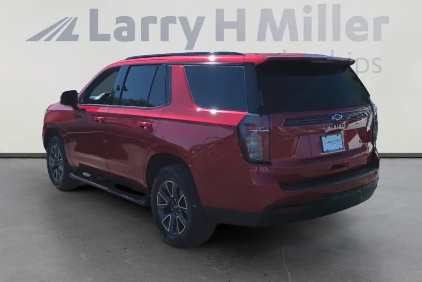 2023 Chevrolet Tahoe Z71 photo 1