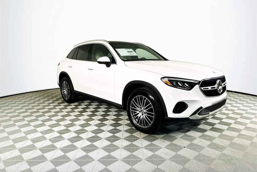 2026 Mercedes Benz GLC 300 photo 1