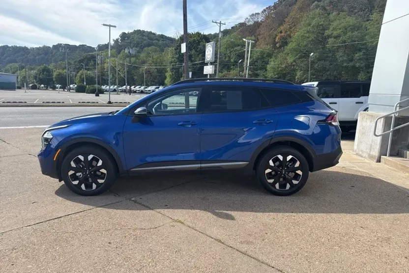 2023 Kia Sportage X-Line photo 1