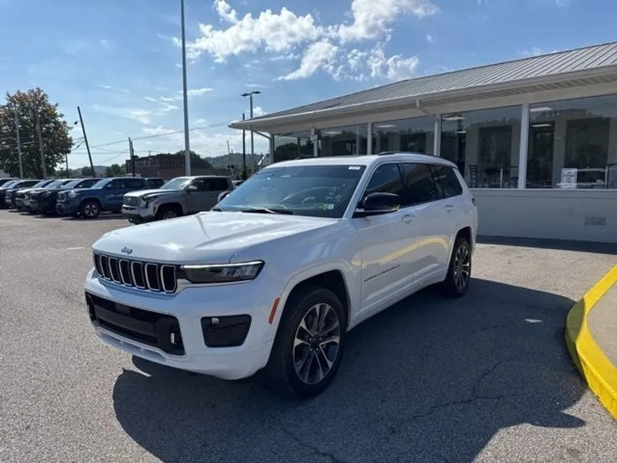 2021 Jeep Grand Cherokee Overland photo 1