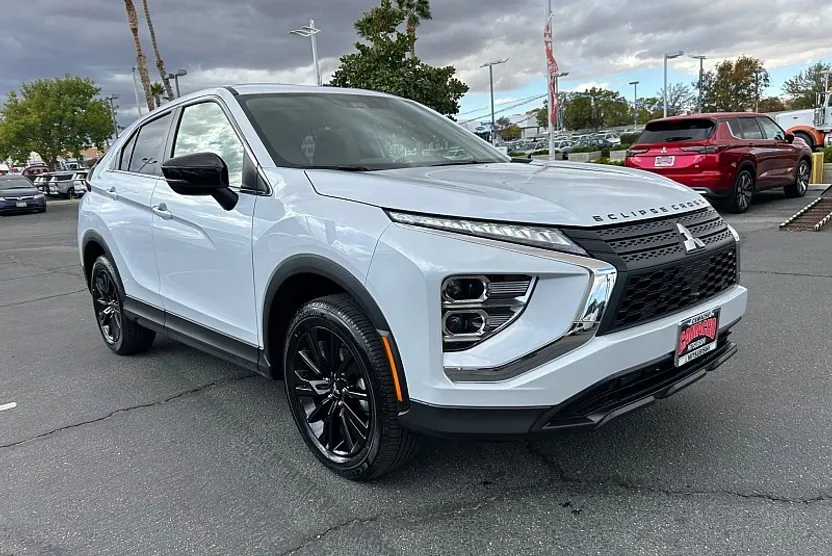 2026 Mitsubishi Eclipse Cross LE photo 1