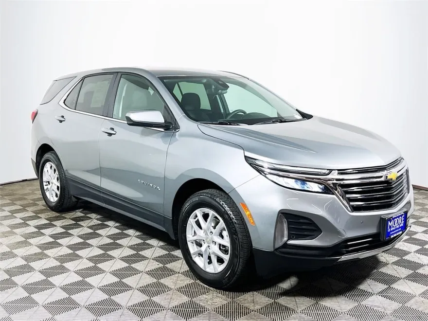 2024 Chevrolet Equinox LT photo 1