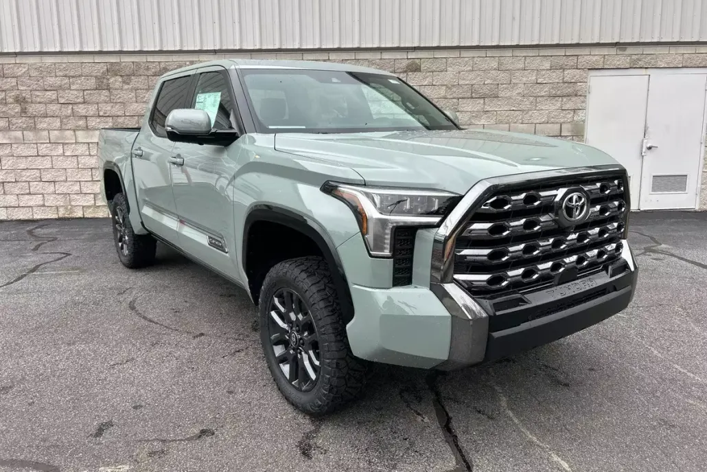 2025 Toyota Tundra Platinum photo 1