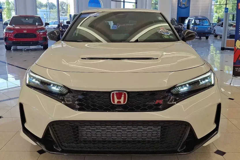 2023 Honda Civic Type R photo 1