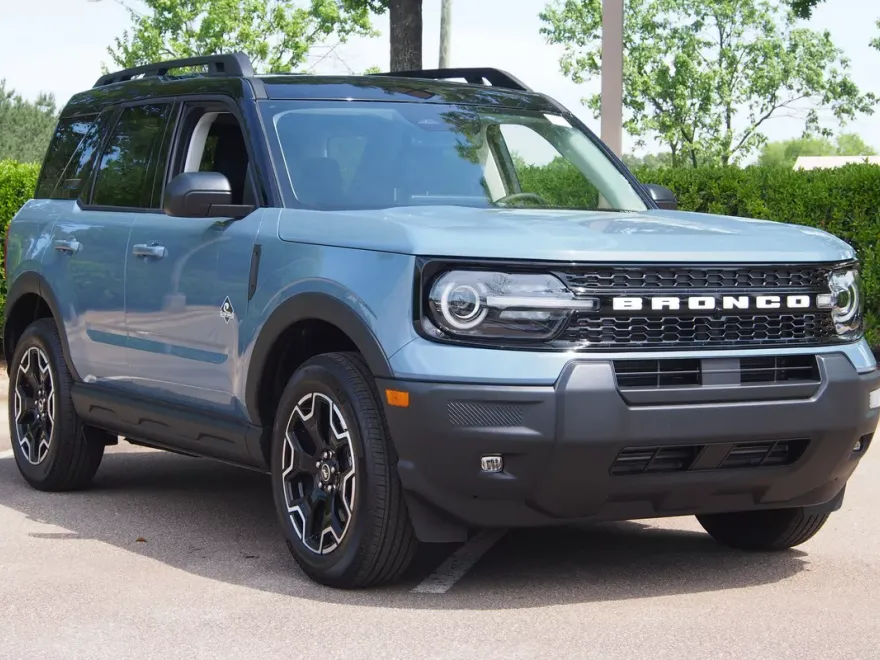 2025 Ford Bronco Sport Outer Banks photo 1