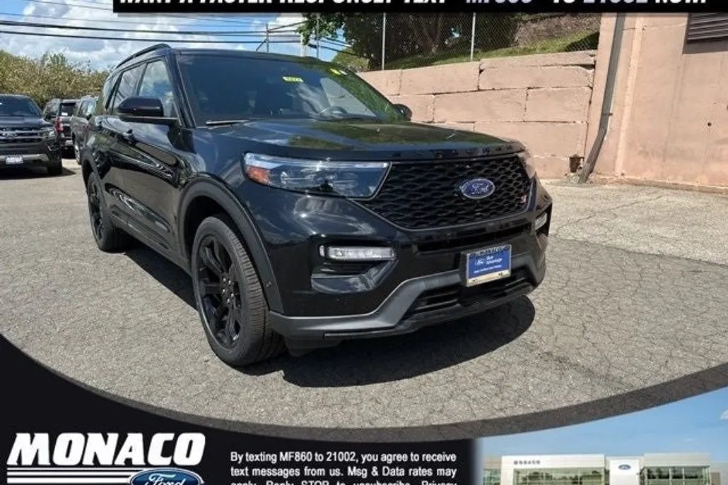 2022 Ford Explorer ST photo 1