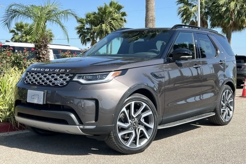 2025 Land Rover Discovery S photo 1