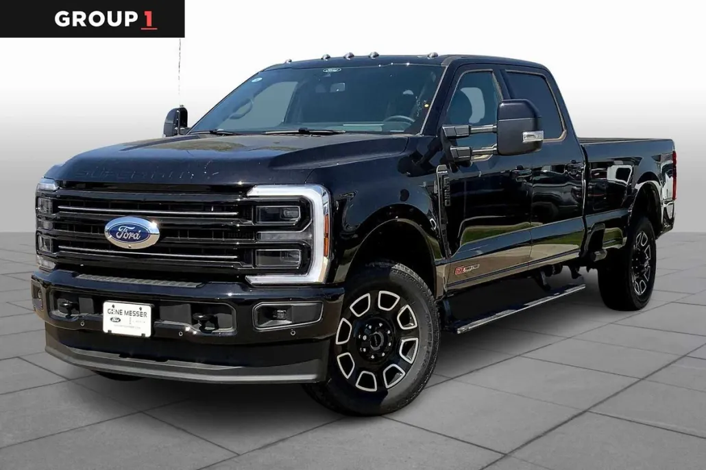 2025 Ford F-350 Platinum photo 1