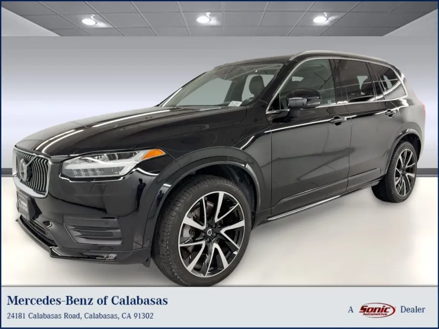 2022 Volvo XC90 T6 AWD Momentum photo 1