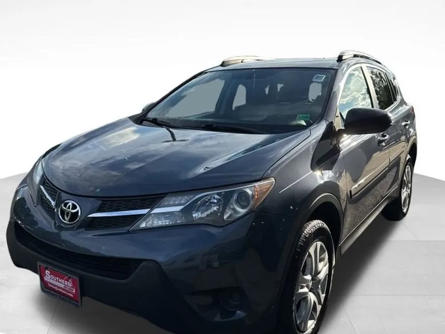 2013 Toyota RAV4 LE photo 1