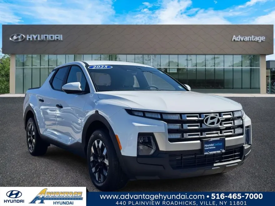 2025 Hyundai Santa Cruz SE photo 1