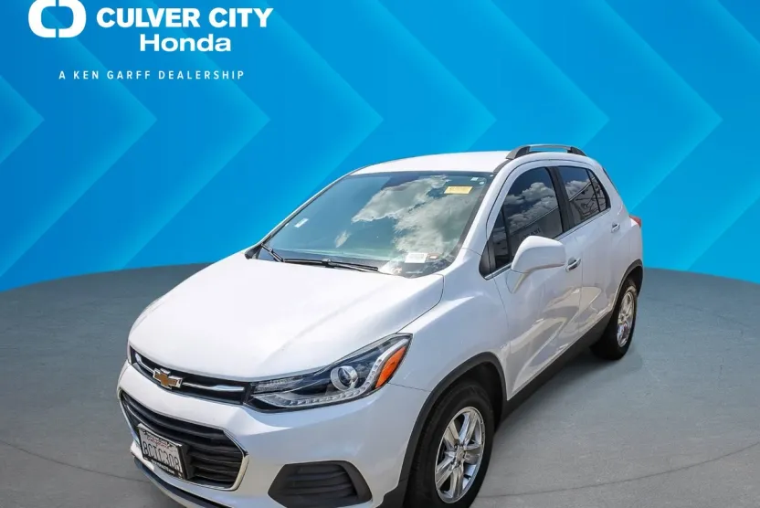 2018 Chevrolet Trax LT photo 1