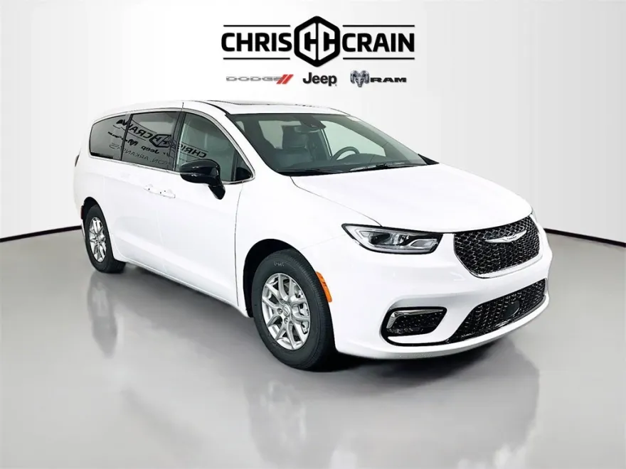 2025 Chrysler Pacifica photo 1