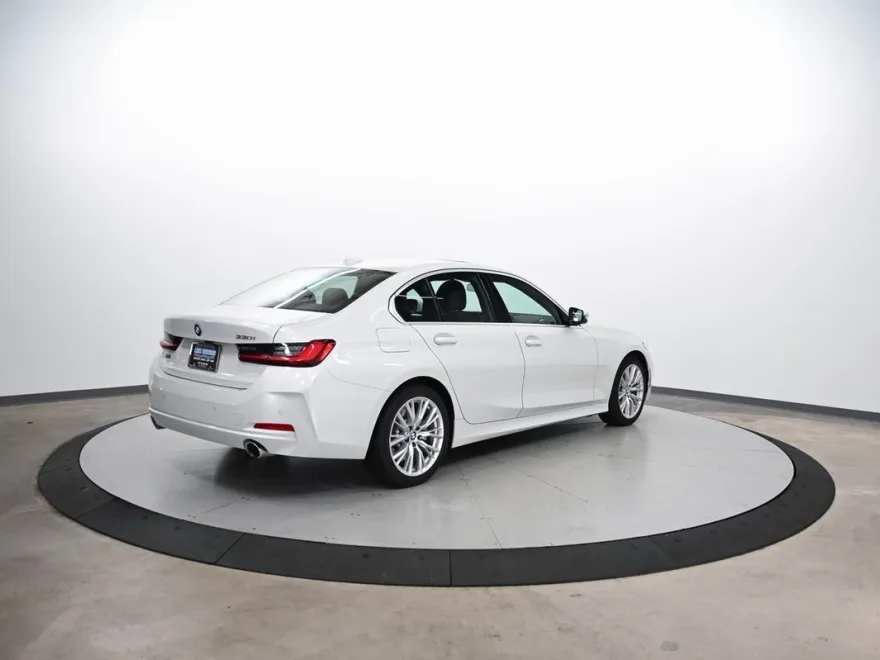 2024 Bmw 330i photo 1