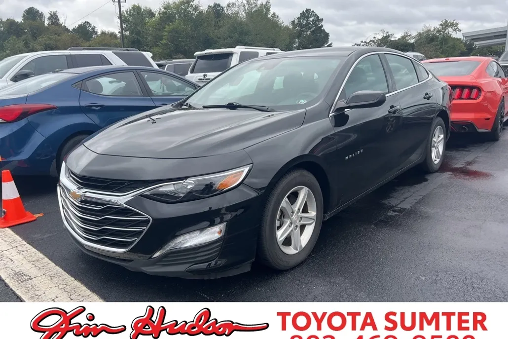 2023 Chevrolet Malibu 1LT photo 1
