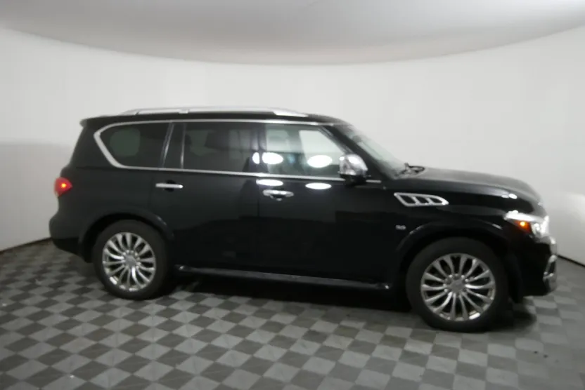 2016 Infiniti QX80 Base photo 1