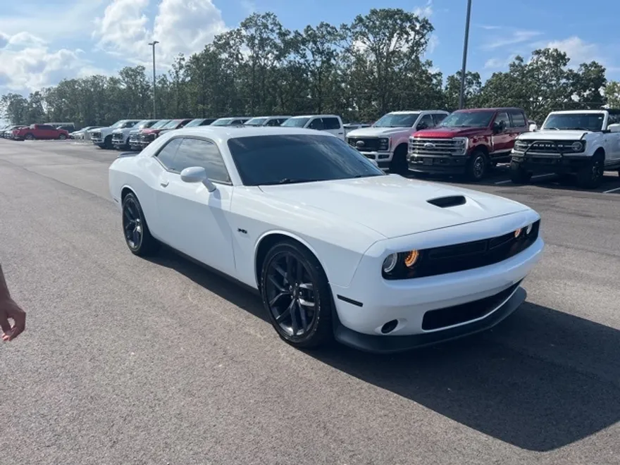 2023 Dodge Challenger R/T photo 1
