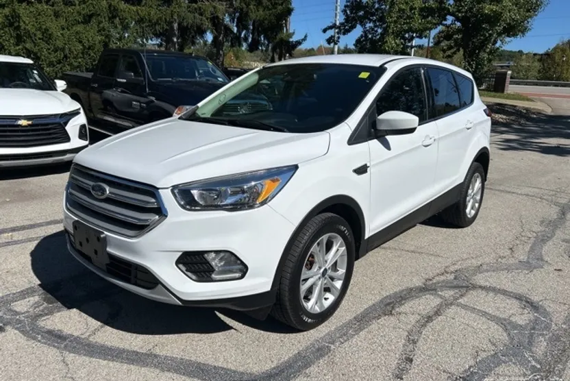 2019 Ford Escape SE photo 1