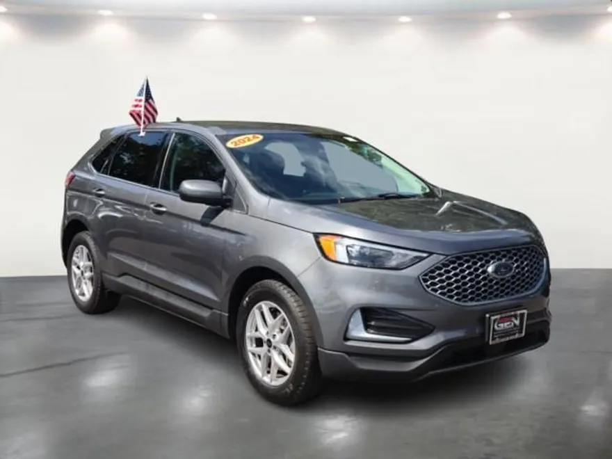 2024 Ford Edge SEL photo 1