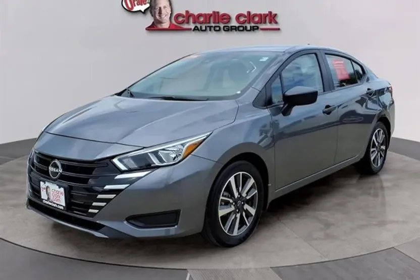 2024 Nissan Versa S photo 1