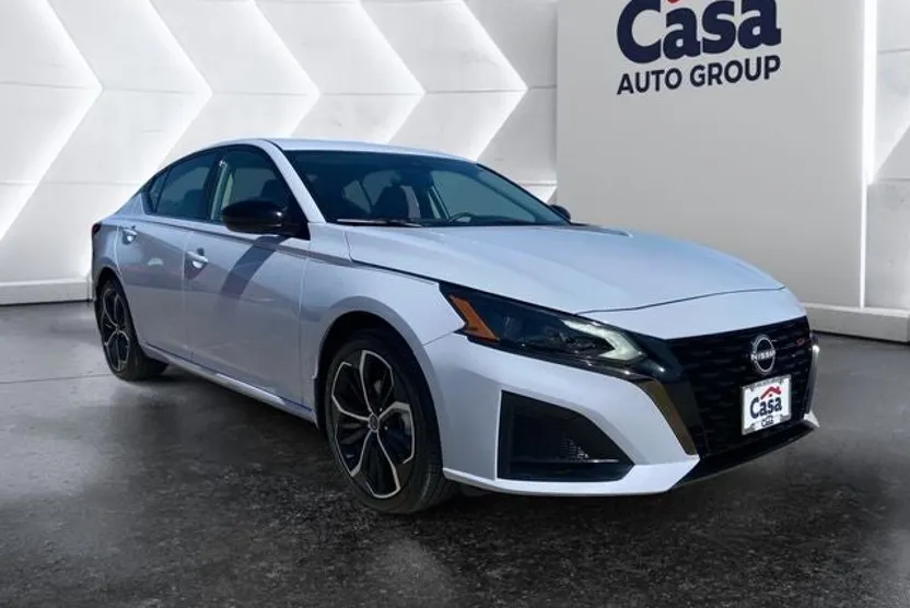 2025 Nissan Altima 2.5 SR photo 1