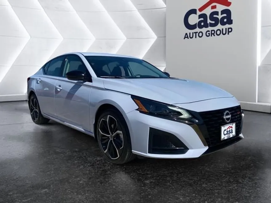 2025 Nissan Altima 2.5 SR photo 1