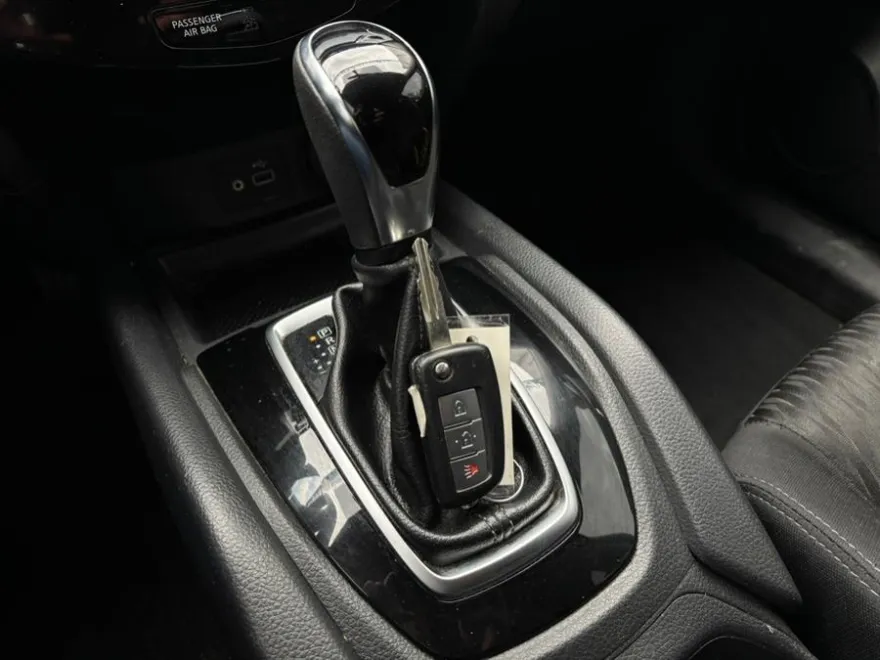 2018 Nissan Rogue S photo 15