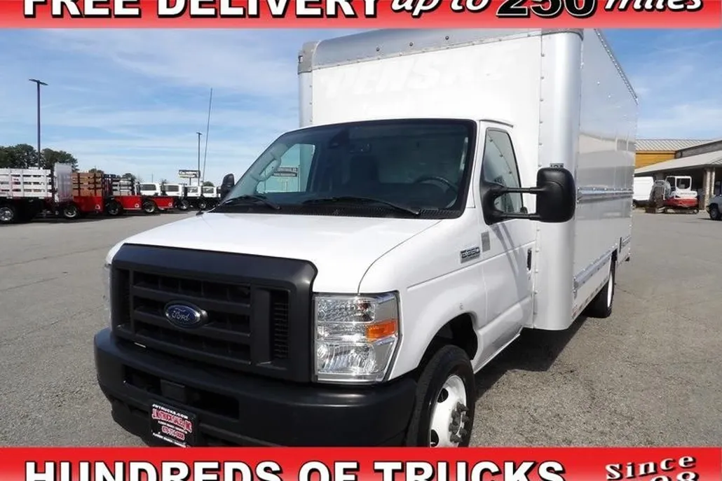 2022 Ford E-350 photo 1