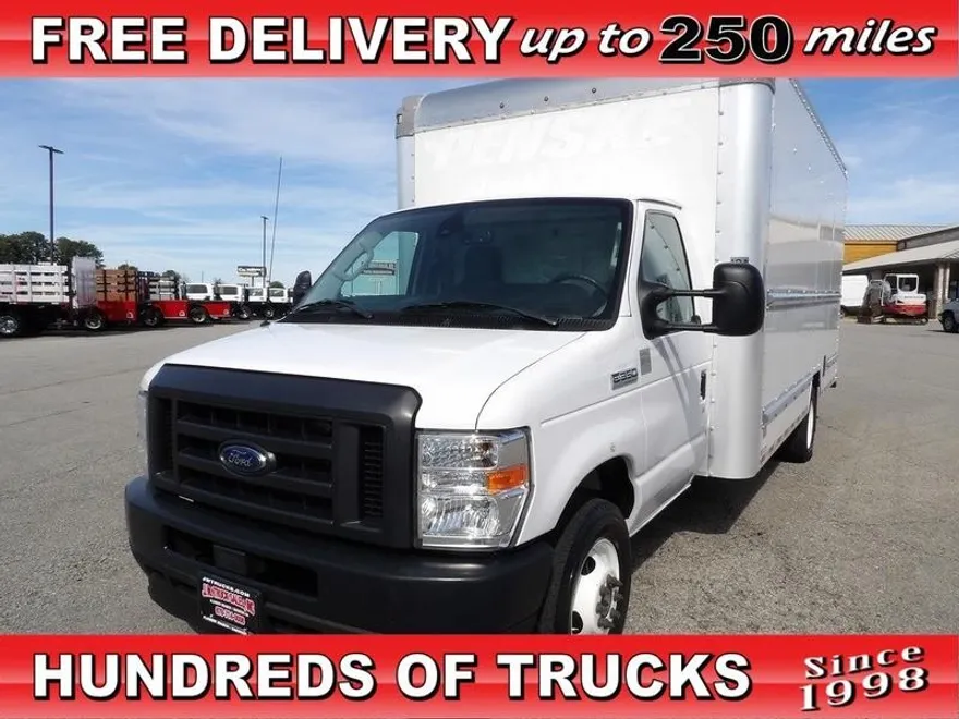 2022 Ford E-350 photo 1