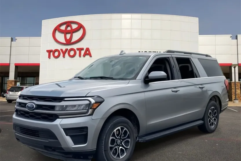 2023 Ford Expedition MAX XLT photo 1