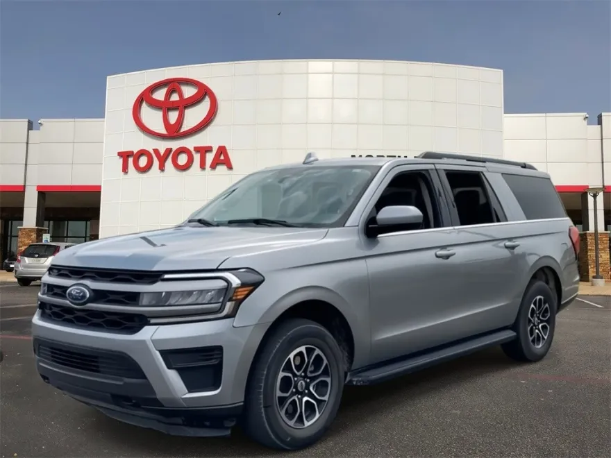 2023 Ford Expedition MAX XLT photo 1