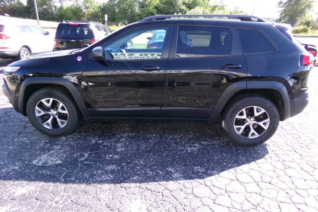 2017 Jeep Cherokee Trailhawk photo 1