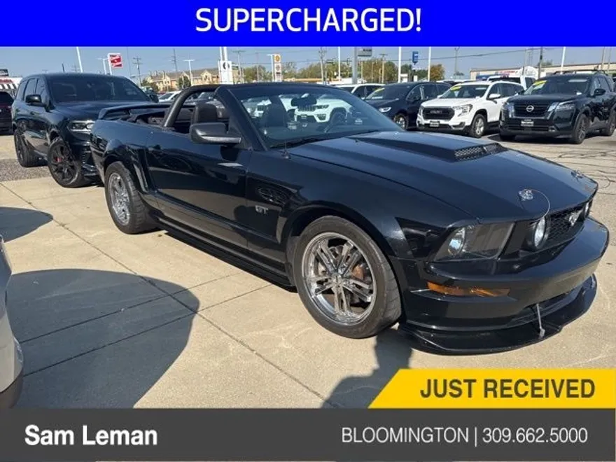 2005 Ford Mustang GT Premium photo 1