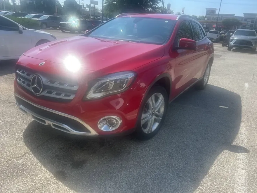 2019 Mercedes Benz GLA 250 photo 1