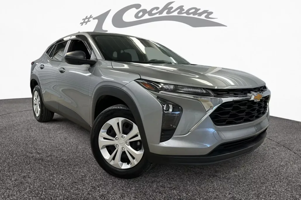 2024 Chevrolet Trax LS photo 1