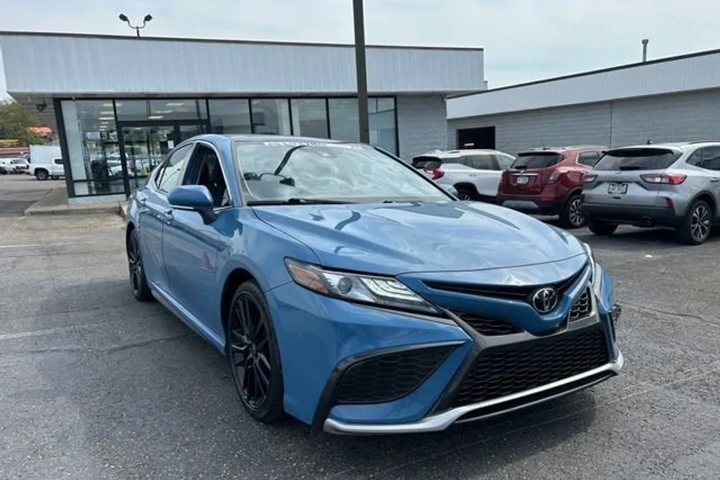 2023 Toyota Camry XSE photo 1