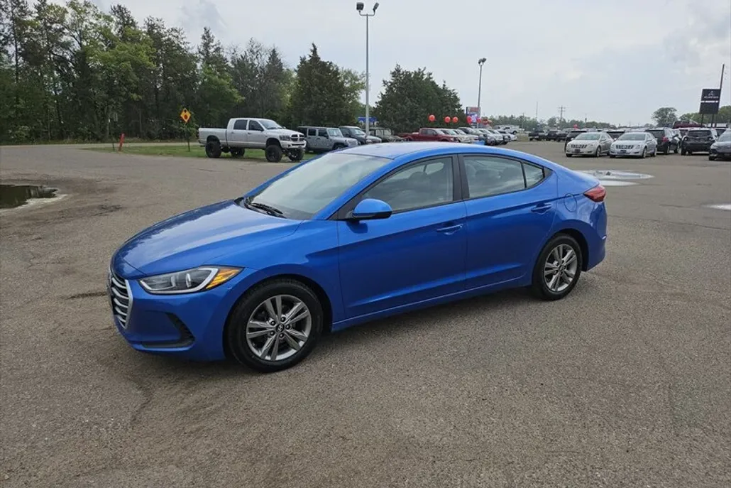 2017 Hyundai Elantra SE photo 1