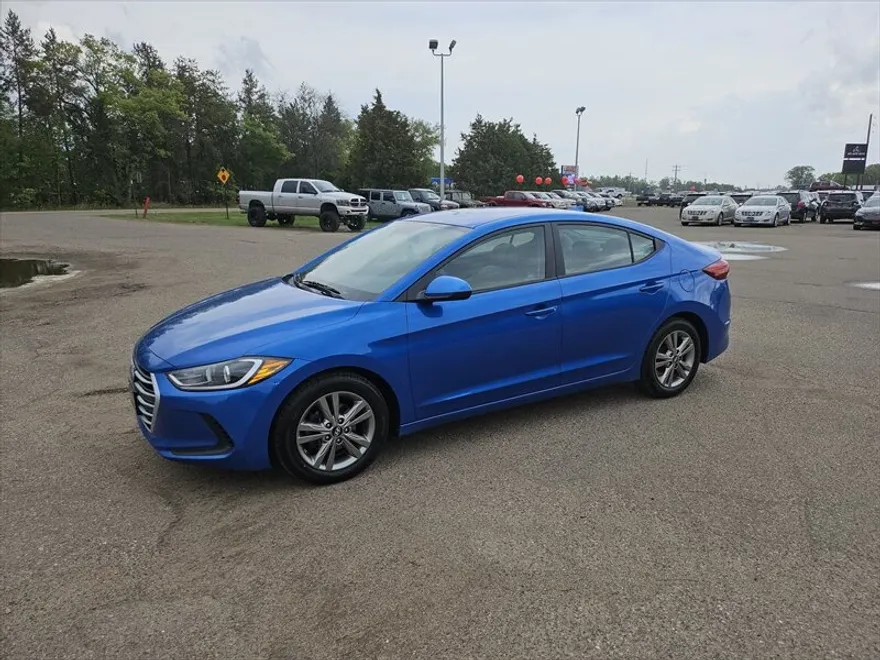 2017 Hyundai Elantra SE photo 1