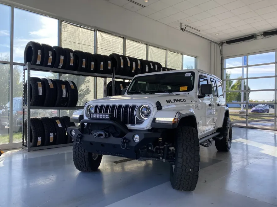 2024 Jeep Wrangler Sahara photo 1