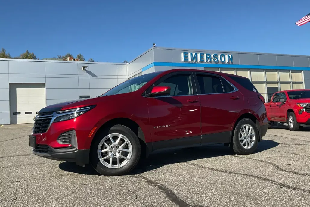 2023 Chevrolet Equinox LT photo 1