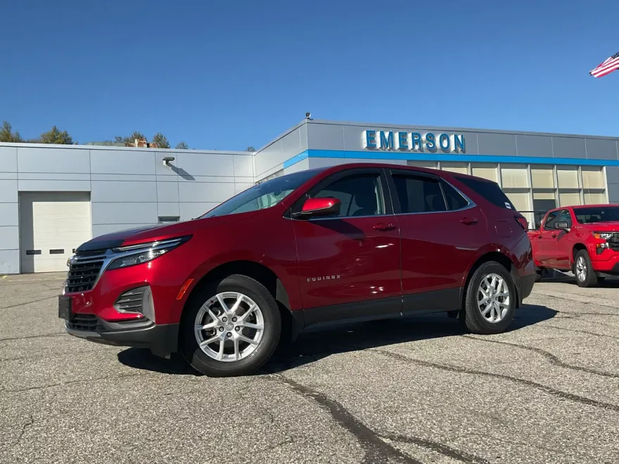 2023 Chevrolet Equinox LT photo 1