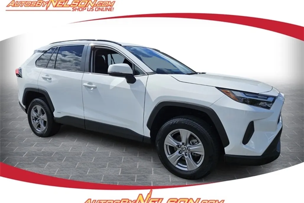 2024 Toyota RAV4 Hybrid XLE photo 1